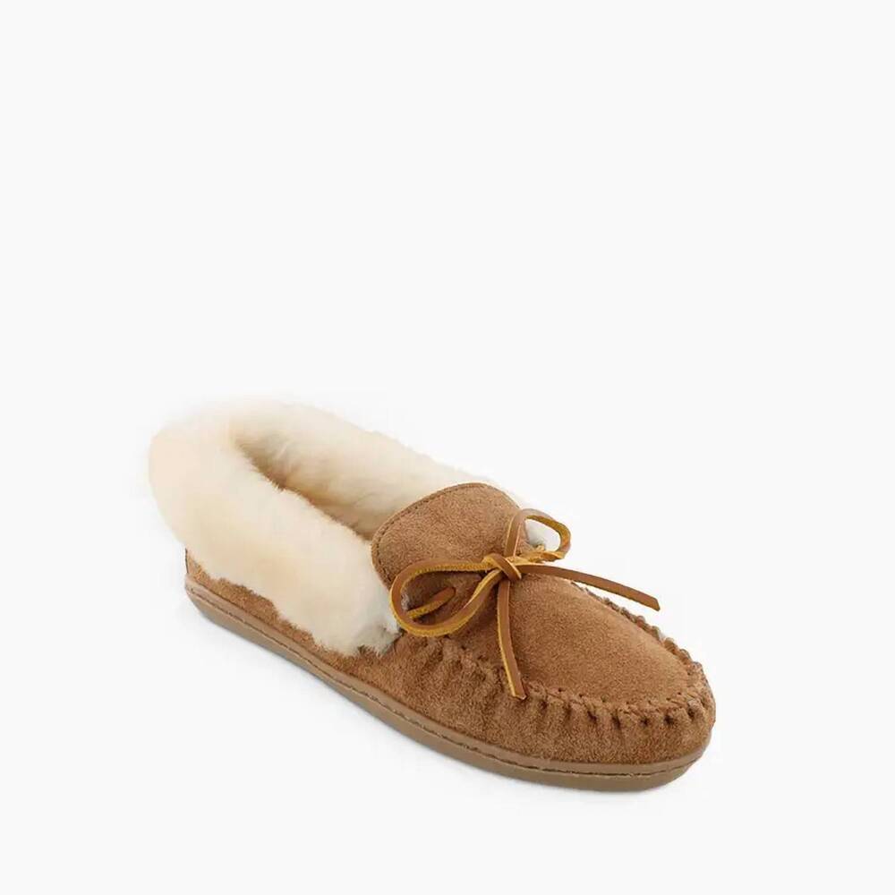 NEW MINNETONKA women's alpine sheepskin moccasins in golden tan